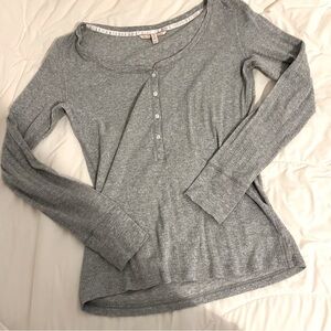 Victoria’s Secret Gray Long Sleeve Henley Top M